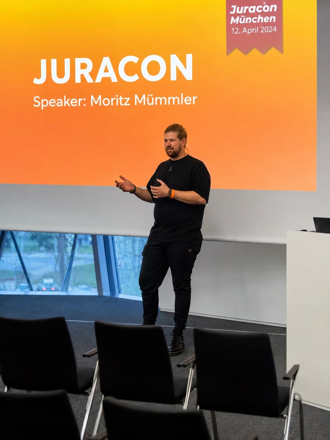 Moritz Mümmler als Speaker auf der Juracon
